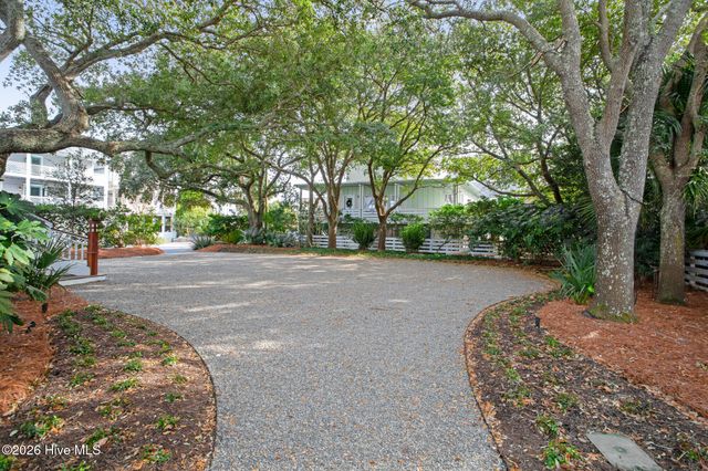 33 W Henderson Street, Wrightsville Beach, NC 28480