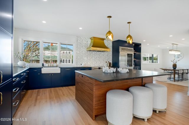 33 W Henderson Street, Wrightsville Beach, NC 28480