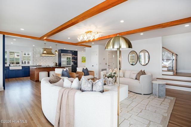 33 W Henderson Street, Wrightsville Beach, NC 28480