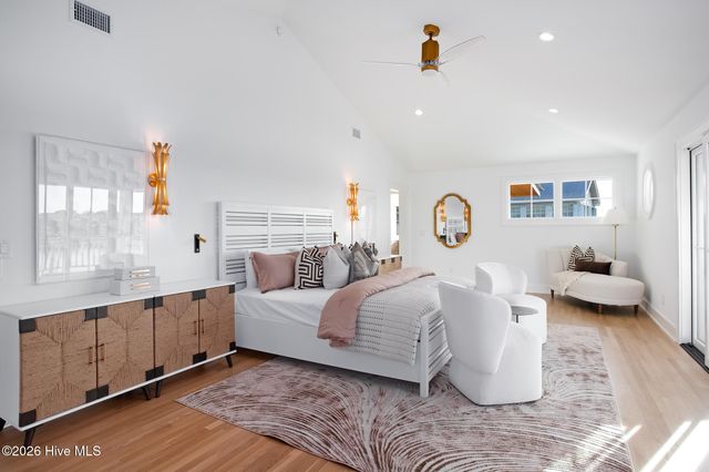 33 W Henderson Street, Wrightsville Beach, NC 28480