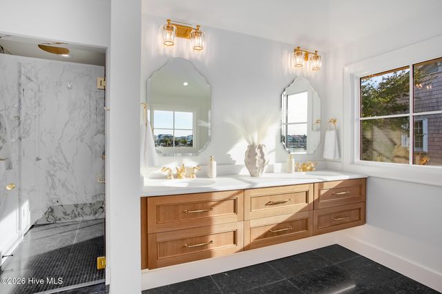 33 W Henderson Street, Wrightsville Beach, NC 28480