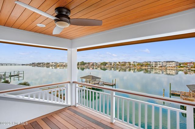 33 W Henderson Street, Wrightsville Beach, NC 28480