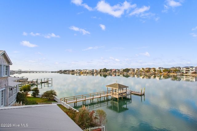 33 W Henderson Street, Wrightsville Beach, NC 28480