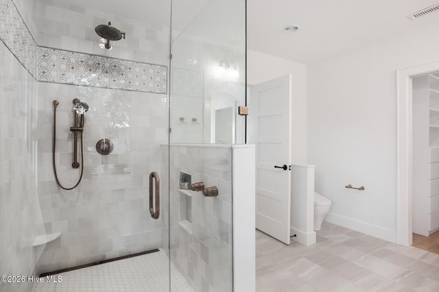 33 W Henderson Street, Wrightsville Beach, NC 28480