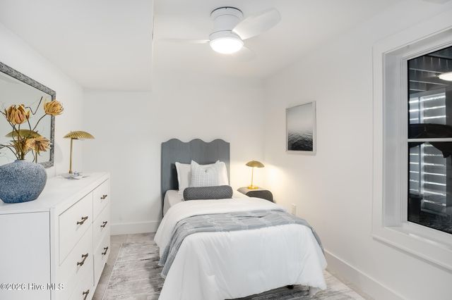 33 W Henderson Street, Wrightsville Beach, NC 28480