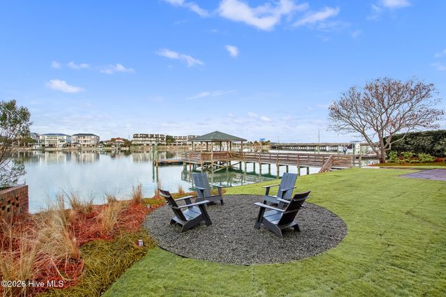 33 W Henderson Street, Wrightsville Beach, NC 28480