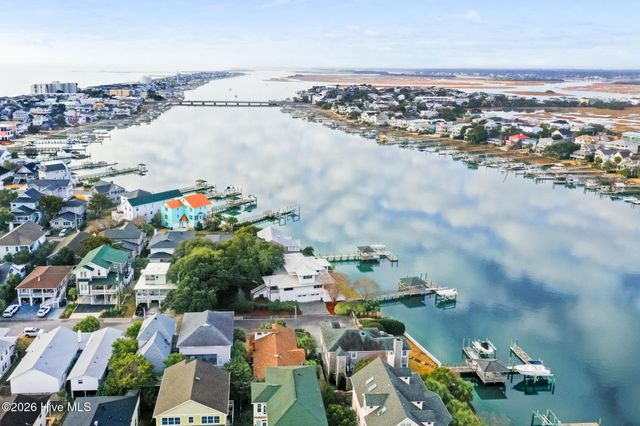 33 W Henderson Street, Wrightsville Beach, NC 28480