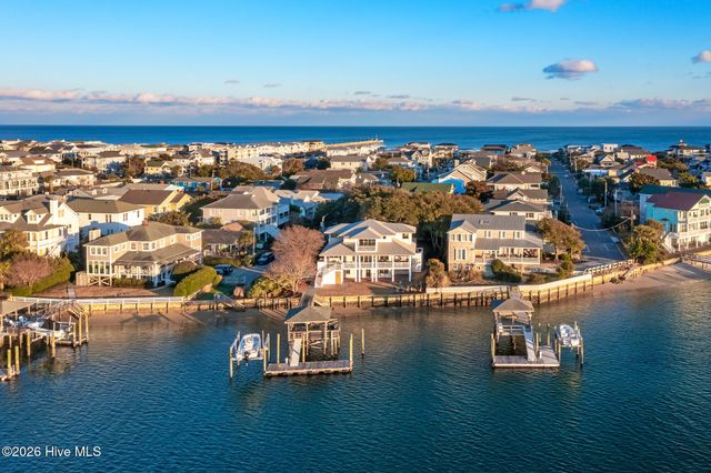 33 W Henderson Street, Wrightsville Beach, NC 28480