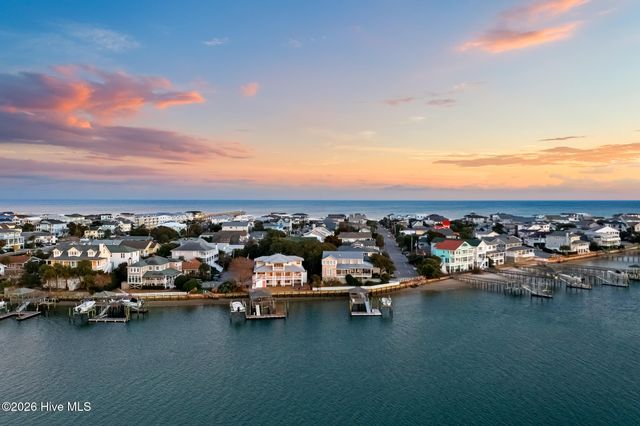 33 W Henderson Street, Wrightsville Beach, NC 28480
