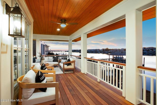 33 W Henderson Street, Wrightsville Beach, NC 28480