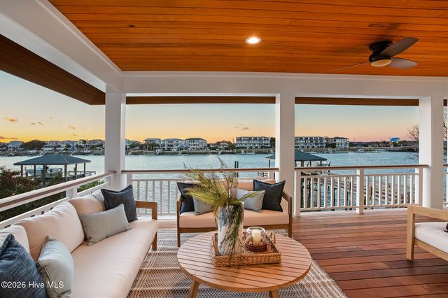 33 W Henderson Street, Wrightsville Beach, NC 28480