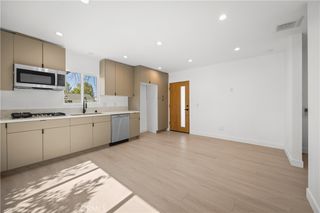 6944 Amestoy, Lake Balboa, CA 91406