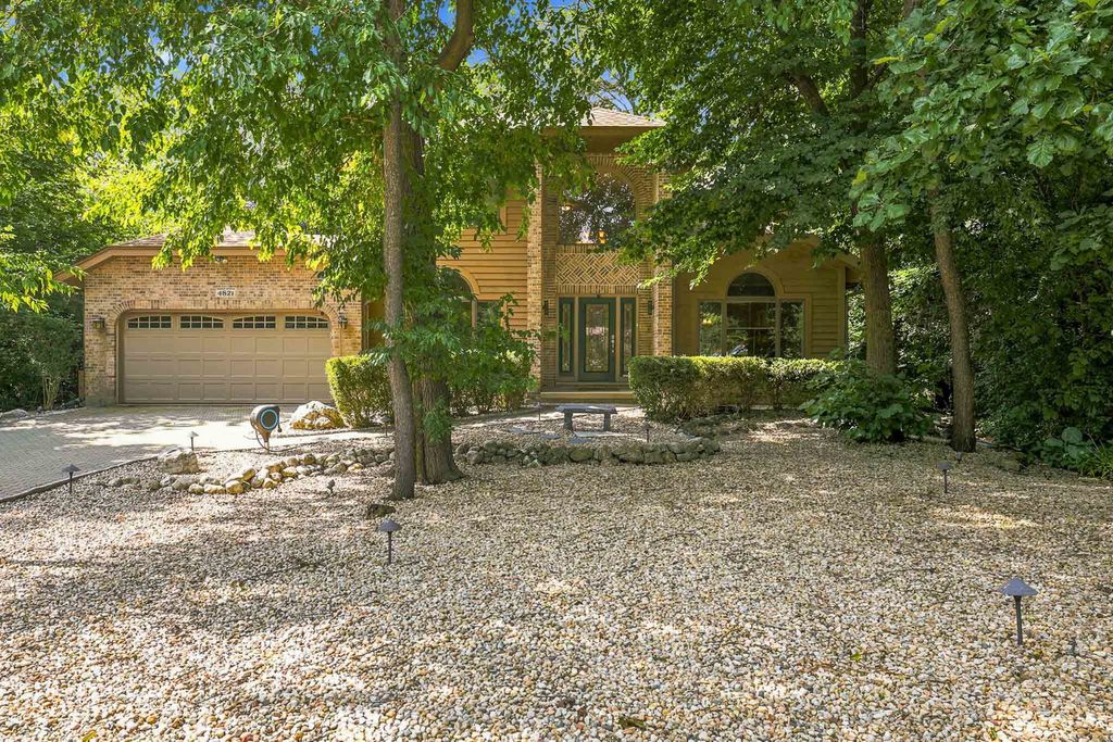 4821 Deepwood Lane, Palatine, IL 60067