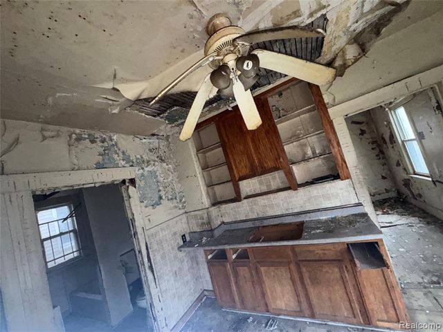 6463 Crane Street, Detroit, MI 48213