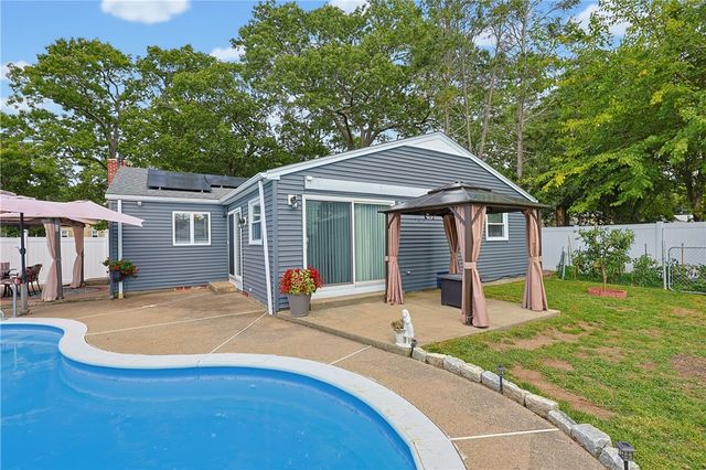 849 Roger Williams Avenue, East Providence, RI 02916