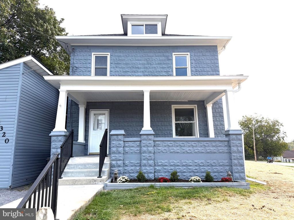 1320 WEST VIRGINIA AVE W, Martinsburg, WV 25401