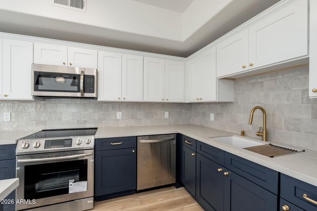 18250 N CAVE CREEK Road 161, Phoenix, AZ 85032