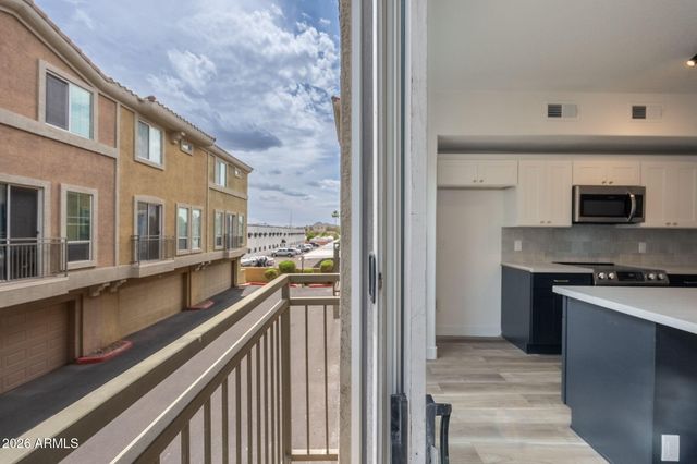 18250 N CAVE CREEK Road 161, Phoenix, AZ 85032