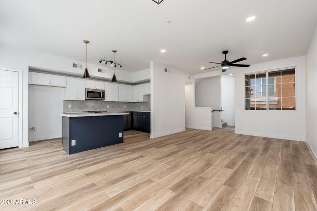 18250 N CAVE CREEK Road 161, Phoenix, AZ 85032