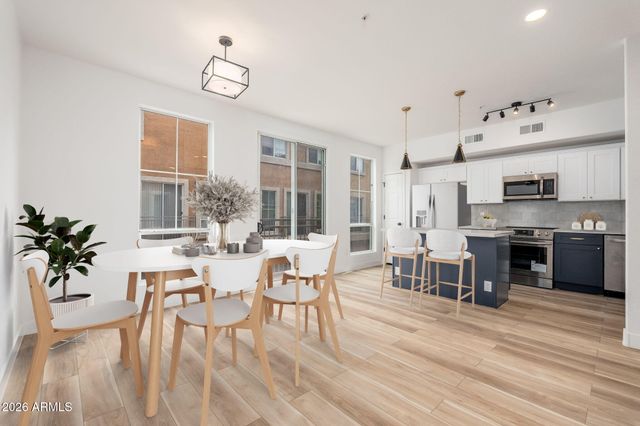 18250 N CAVE CREEK Road 161, Phoenix, AZ 85032