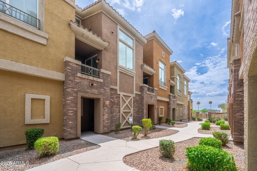 18250 N CAVE CREEK Road 161, Phoenix, AZ 85032