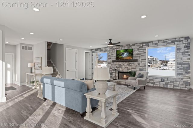 9090 Buckingham Street, White Lake Charter Township, MI 48386