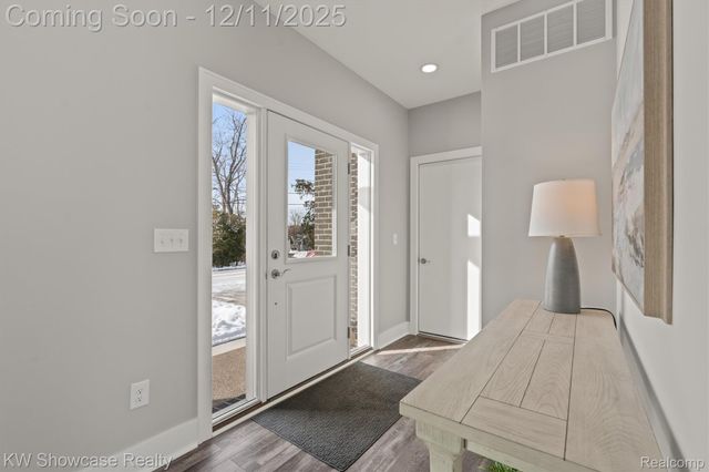 9090 Buckingham Street, White Lake Charter Township, MI 48386