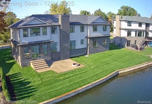 9090 Buckingham Street, White Lake Charter Township, MI 48386