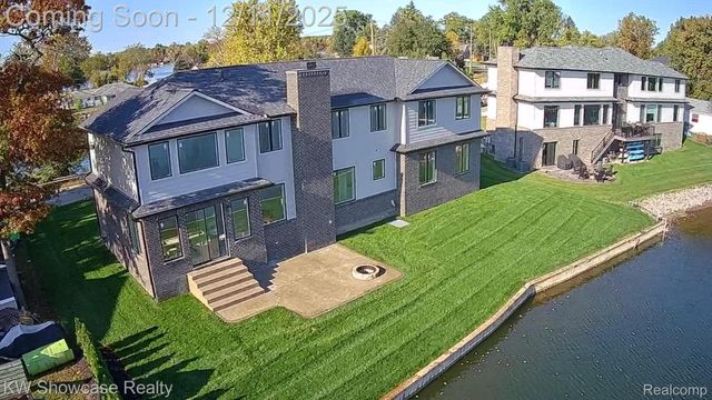 9090 Buckingham Street, White Lake Charter Township, MI 48386