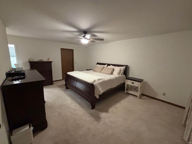 1015 N Honeysuckle Lane, Vincennes, IN 47591