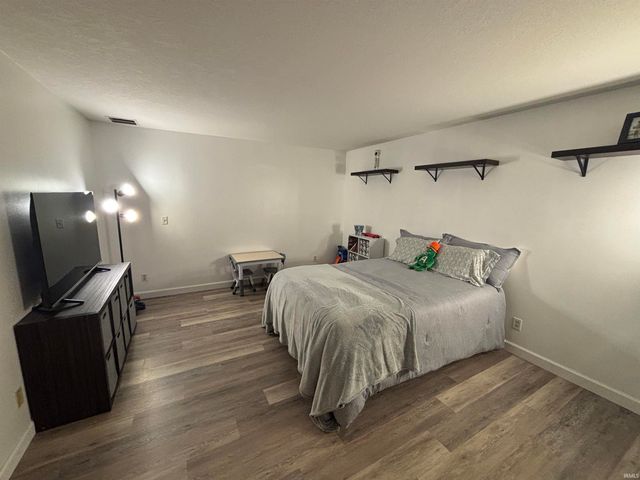 1015 N Honeysuckle Lane, Vincennes, IN 47591