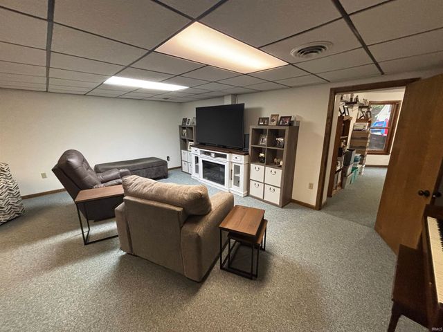 1015 N Honeysuckle Lane, Vincennes, IN 47591