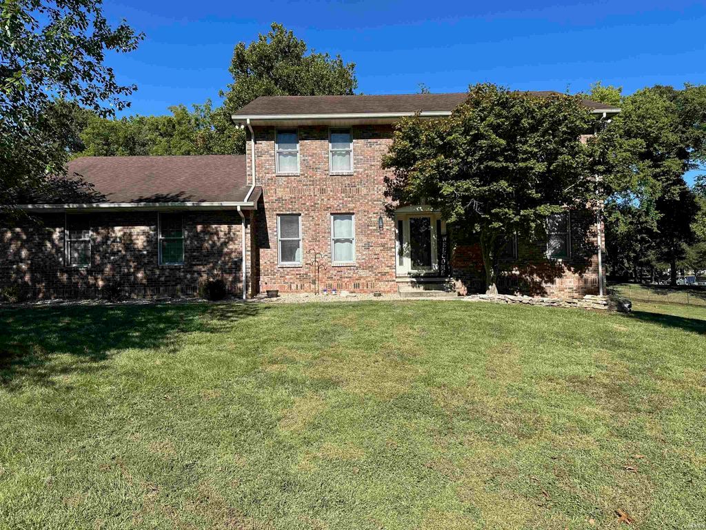 1015 N Honeysuckle Lane, Vincennes, IN 47591