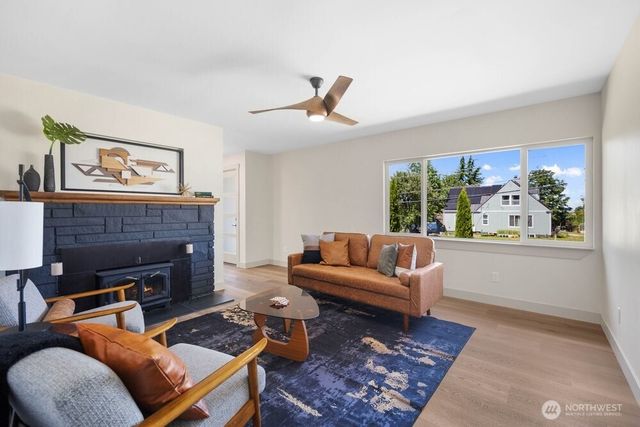 720 E Guiberson Street E, Kent, WA 98030