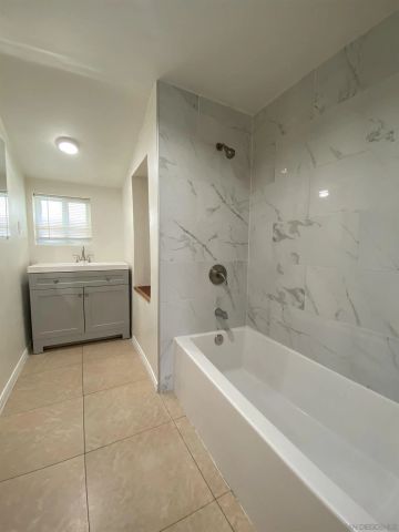 1223 Division St, Oceanside, CA 92054