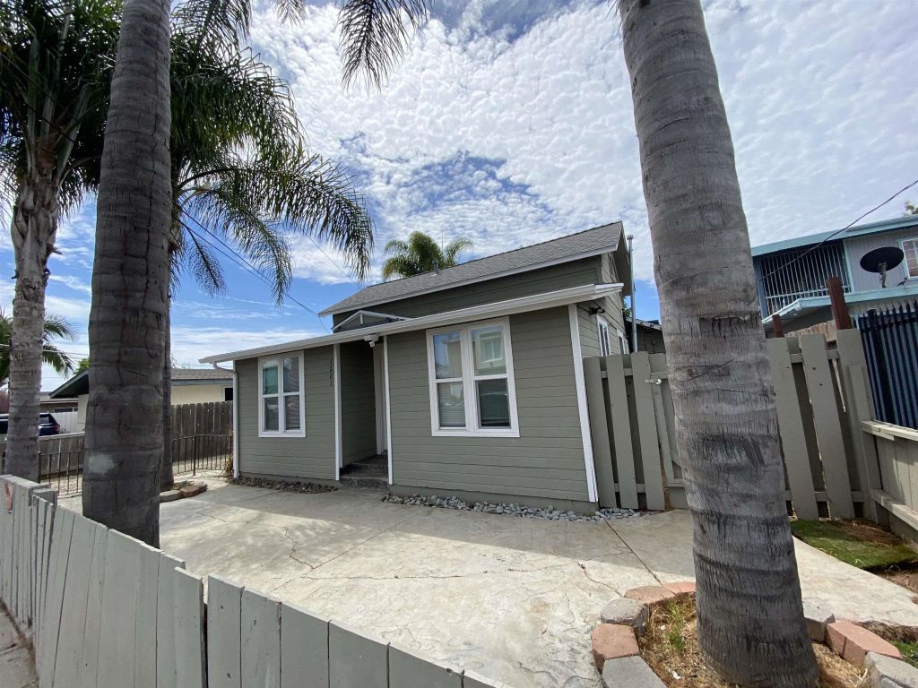 1223 Division St, Oceanside, CA 92054