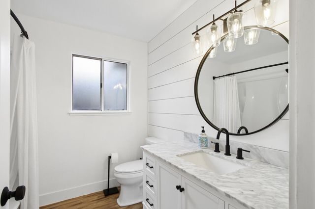 1123 Cresthaven Dr, Roseville, CA 95678