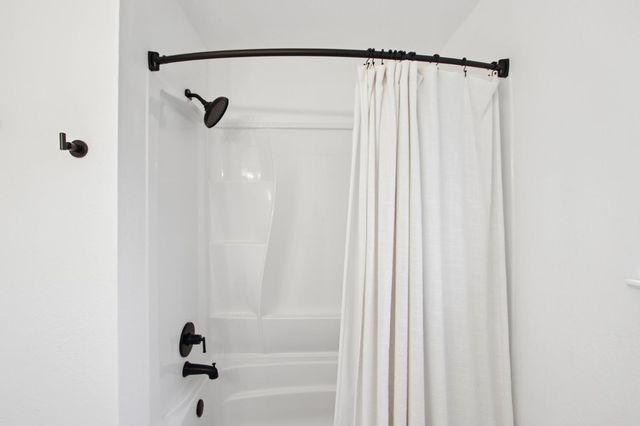 1123 Cresthaven Dr, Roseville, CA 95678