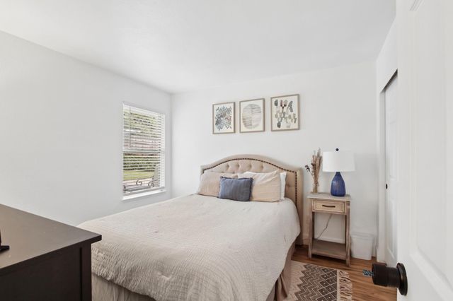 1123 Cresthaven Dr, Roseville, CA 95678