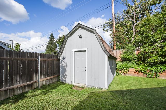 1123 Cresthaven Dr, Roseville, CA 95678