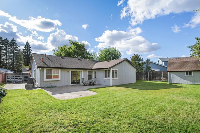 1123 Cresthaven Dr, Roseville, CA 95678