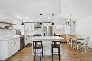 1123 Cresthaven Dr, Roseville, CA 95678