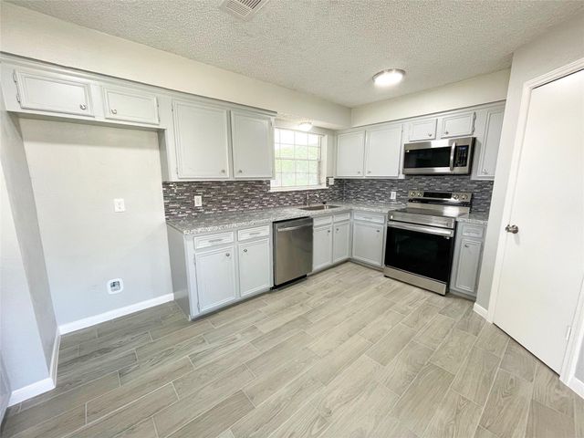 23460 Smith Road, Porter, TX 77365