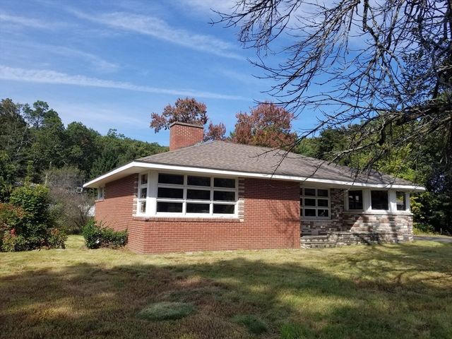 84 Greenwich Rd, Ware, MA 01082