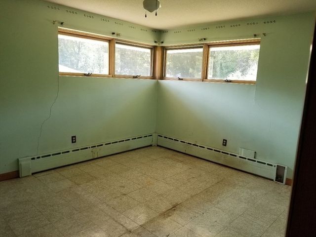 84 Greenwich Rd, Ware, MA 01082
