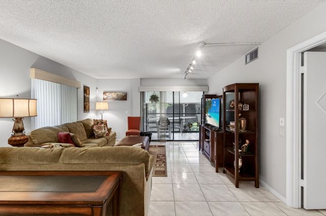 10174 Mangrove Drive 201, Boynton Beach, FL 33437