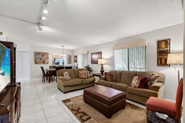 10174 Mangrove Drive 201, Boynton Beach, FL 33437