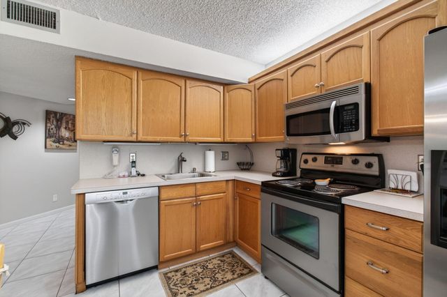 10174 Mangrove Drive 201, Boynton Beach, FL 33437