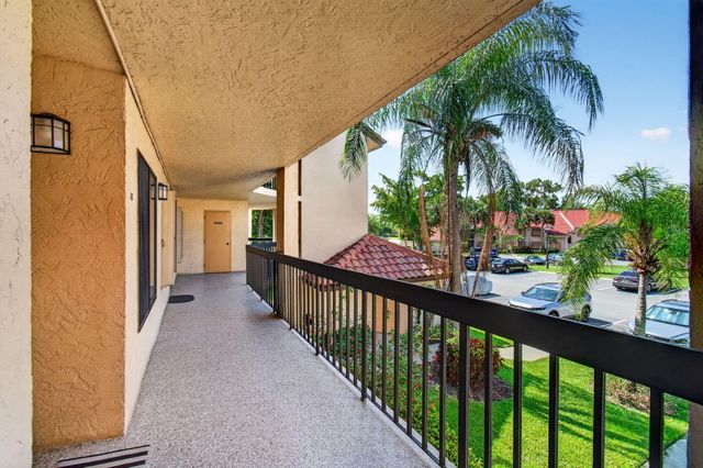 10174 Mangrove Drive 201, Boynton Beach, FL 33437