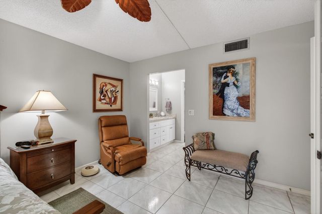 10174 Mangrove Drive 201, Boynton Beach, FL 33437